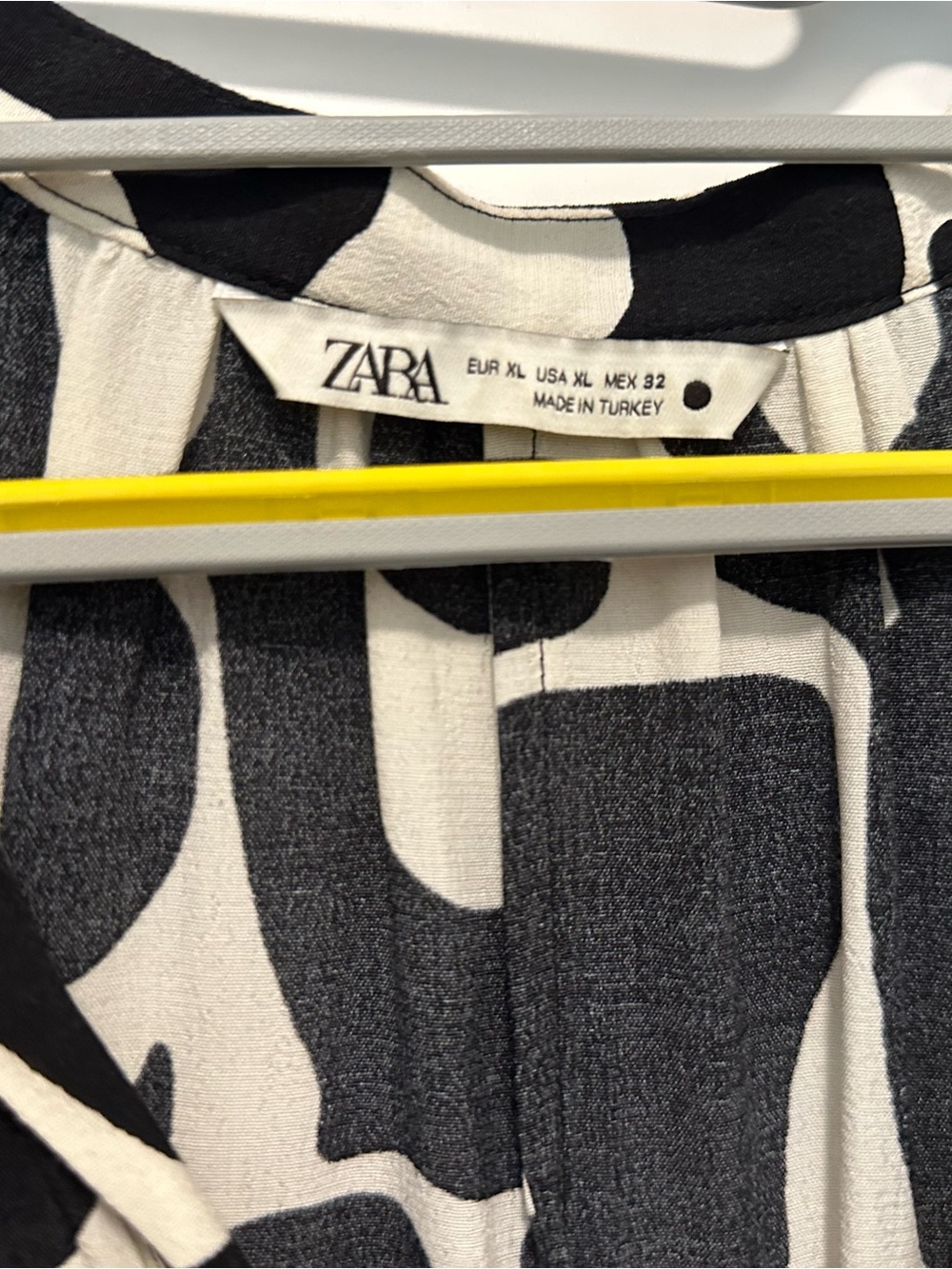 Zara Black and White Long Sleeve Printed Midi Dress - Picture 2 of 4